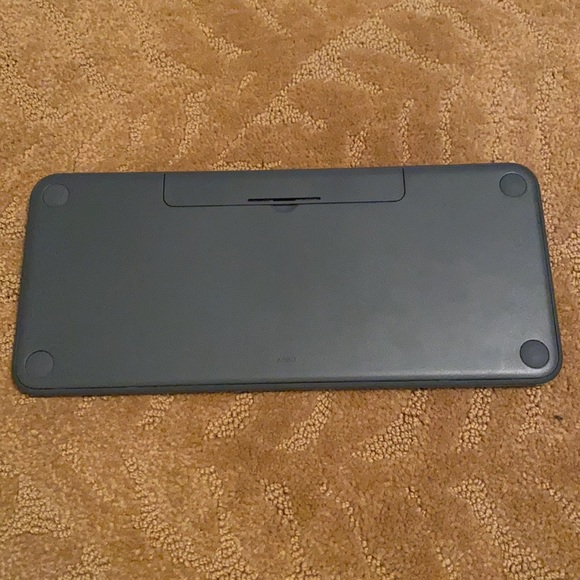 Logitech Wireless Keyboard - Picture 2 of 2